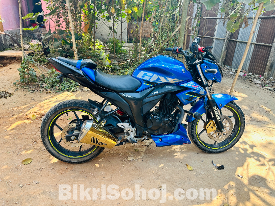 Suzuki gixxer monotone 2018